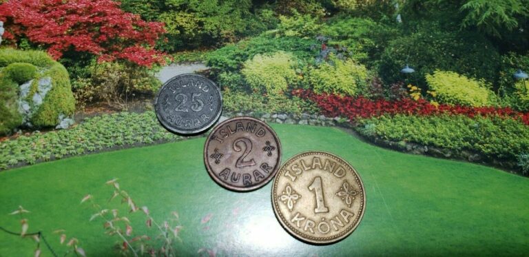 Read more about the article 3 vintage coins from Iceland (1-1942 25aurar) (1-1942 2aurar) and (1-1940 1krona)