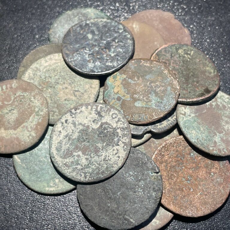 Read more about the article 1600s France 1 Liard 3 Deniers Louis XIV Uncleaned Medieval French Copper Coin