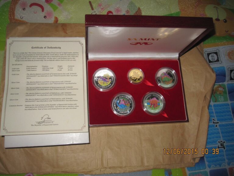 Read more about the article 1993 GUINEA Dinosaurs $ color Proof GOLD + SILVER 5 Pcs COINS Set With COA and BO