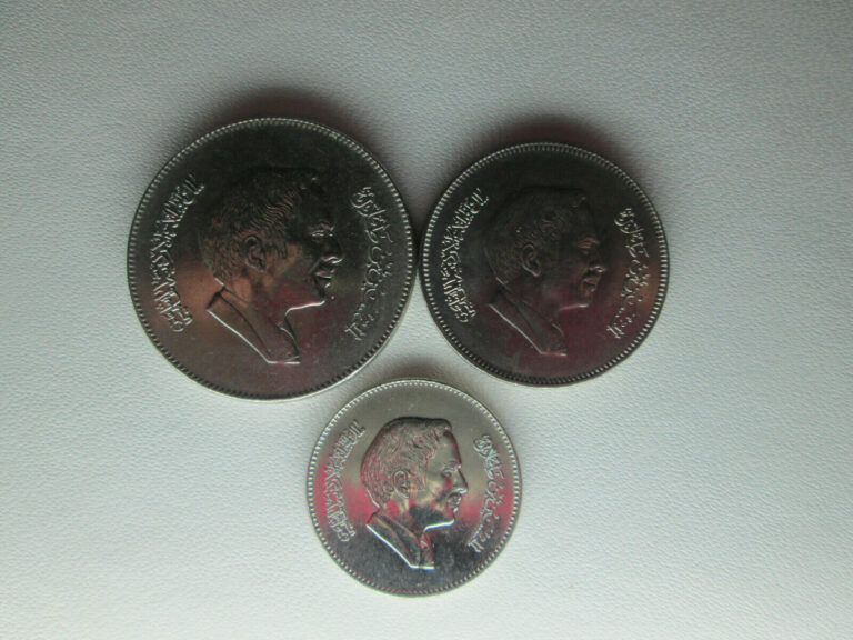 Read more about the article Lot of UNC 3 Coins  1991 Jordan  Hussein 25 50  100 Fils