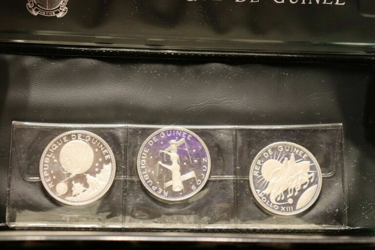 Read more about the article Republic de Guinea 1968 .999 Silver 3 Coins 250fr. Space Set in Case