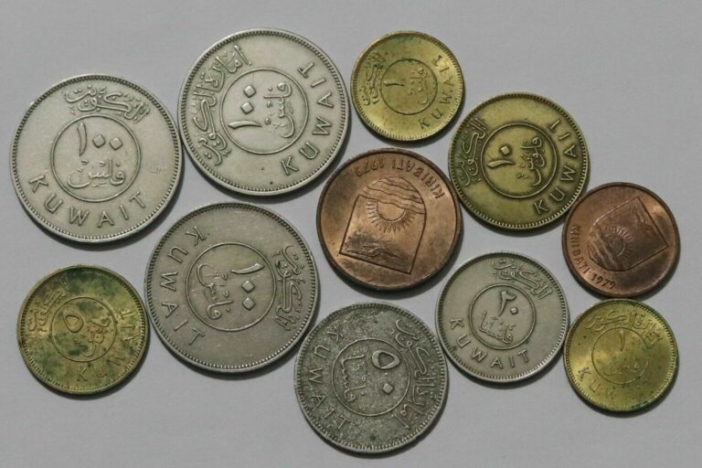 Read more about the article KUWAIT + KIRIBATI OLD COINS LOT B41 SS25