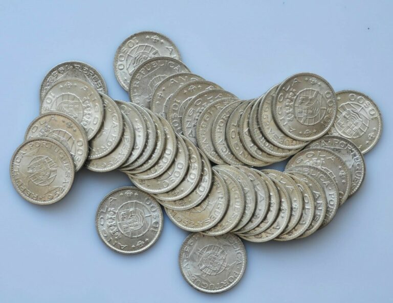 Read more about the article ANGOLA  Portuguese Colony  10 escudos  silver 1952 UNC