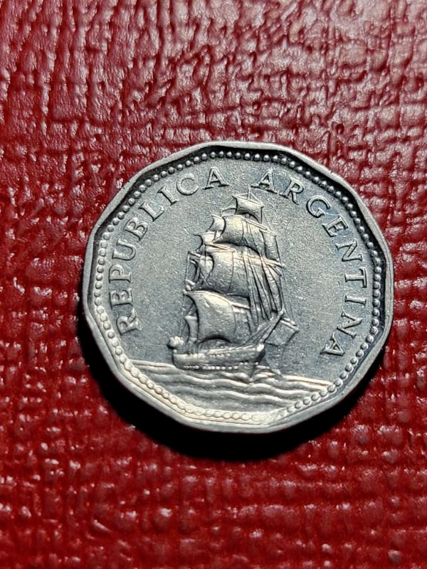 Read more about the article ARGENTINA 1963 5 PESO COIN “FREE SHIPPING AND TRACKING” *244