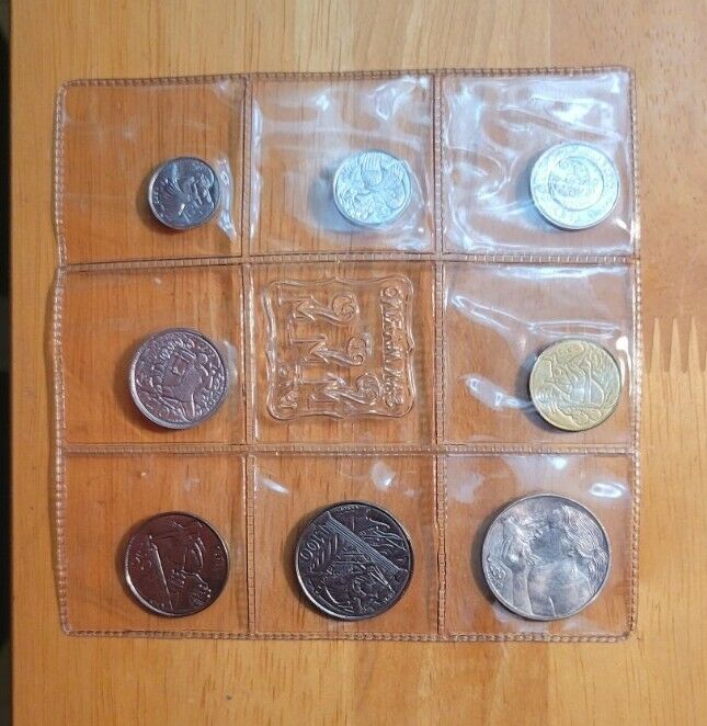 Read more about the article 1973 San Marino 8 Coin Mint Set With silver 500 Lire coin