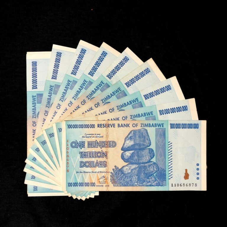 Read more about the article 100 TRILLION DOLLAR ZIMBABWE AA 2008 SERIES P91 – VF Condition  FAST SHIP  COA