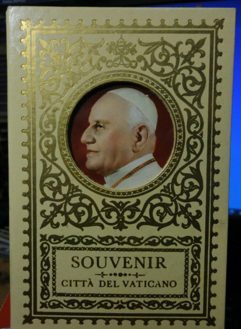 Read more about the article Vintage 1942 Vatican City SOUVENIR COIN AND STAMP SET