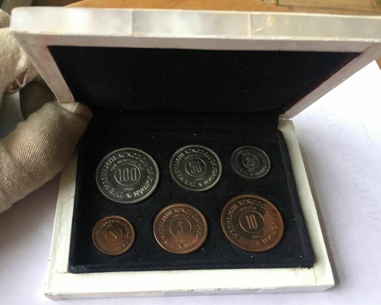 Read more about the article JORDAN 6 COINS PROOF SET 1965 – MOTHER OF PEARL BOX