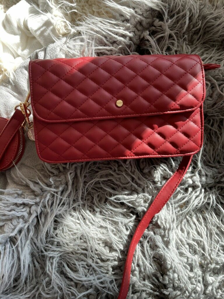 Read more about the article Mali + Lili Crossbody Red Woven Zipper Bag – Vegan Leather with coin bag