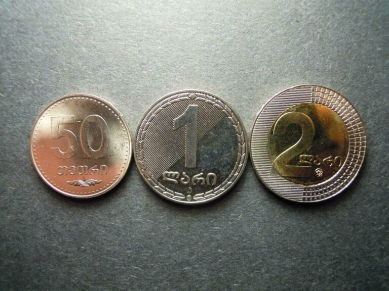 Read more about the article 2006 Georgia 50 tetri 1 2 lari 3 coins Regular coinage UNC