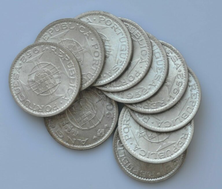 Read more about the article ANGOLA  Portuguese Colony  20 escudos  silver 1952 UNC
