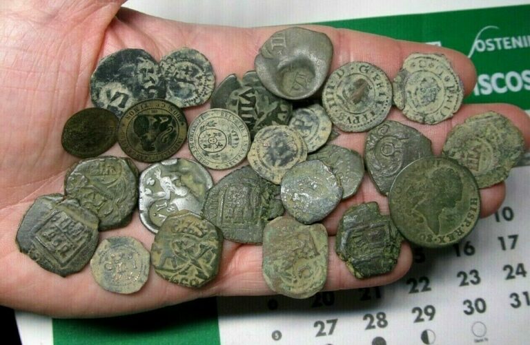 Read more about the article EXC LOT 24 DATED PIRATE TREASURE COBS SPANISH MARAVEDIS COLONIAL OLD COINS
