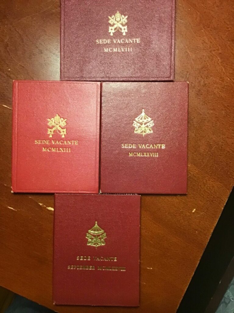 Read more about the article M3 Italy Vatican City 1958 1963 1978 Silver 500 Lire In Original Holder 4 COINS