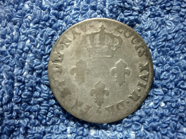 Read more about the article MAURITIUS and REUNION:  VERY SCARCE 3 SOLS 1779-A SILVER BILLION FINE+!!