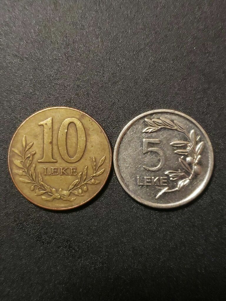 Read more about the article Albania set of 2 circulated coins 2009-2011 10 leke brass plated steel 21.25mm..