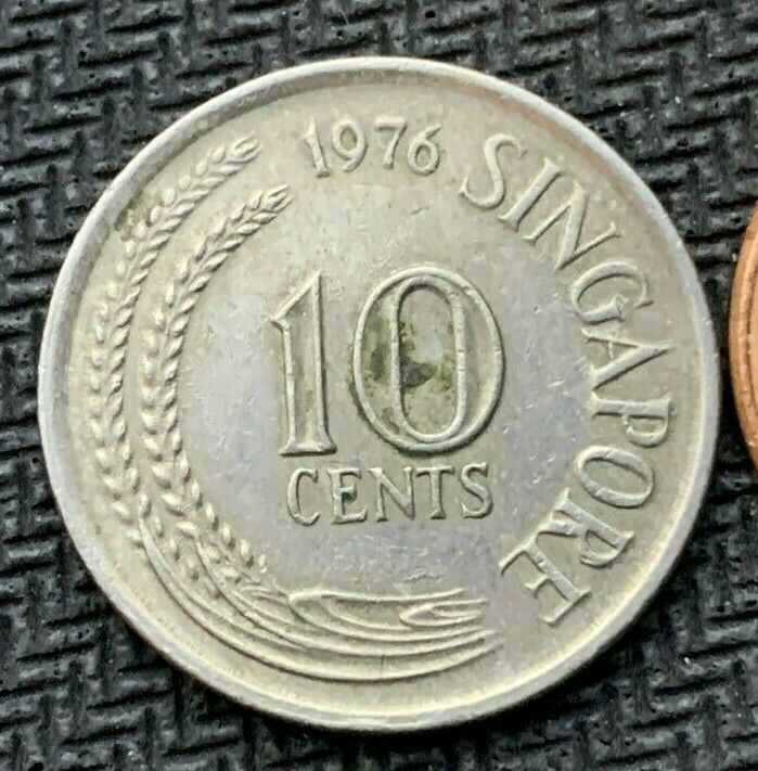 Read more about the article 1976 Singapore 10 Cents Coin XF +  Better Circulated Condition World Coin  #B924