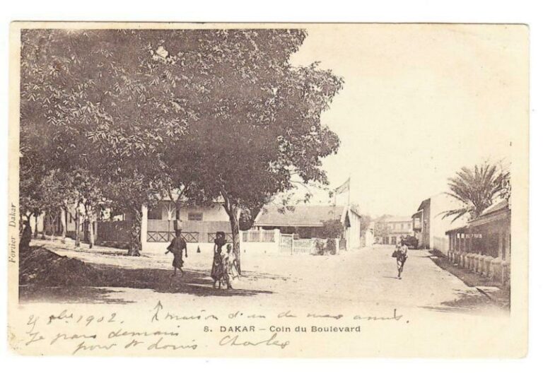 Read more about the article Senegal Sc#39(pair)-ST.LOUIS 27/OCT/02-postcard view DAKAR COIN DU BOULEVARD