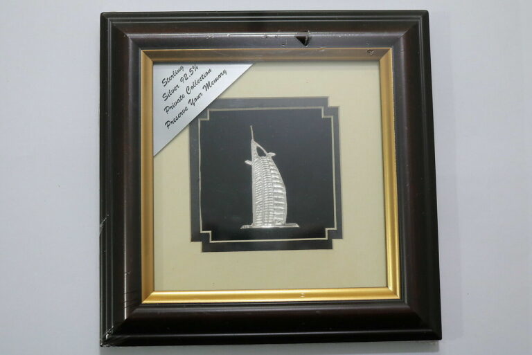 Read more about the article UNITED ARAB EMIRATES Burj Al Arab Jumeirah FRAMED IN STERLING SILVER B22 CG46