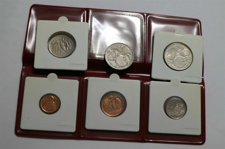 Read more about the article SAMOA OLD COINS IN WALLET B38 CG38-9