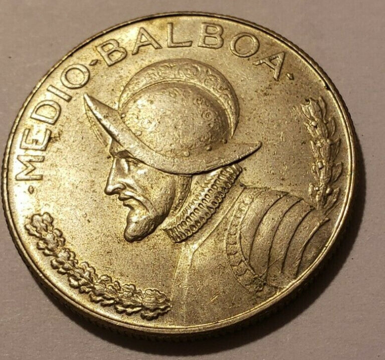 Read more about the article 1968 Republic of Panama 1/2 Balboa Silver Coin  .900 silver  XF Condition
