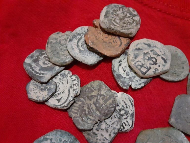 Read more about the article  1600’s Spanish Pirate Shipwreck Cob Coin  Colonial Era – Genuine