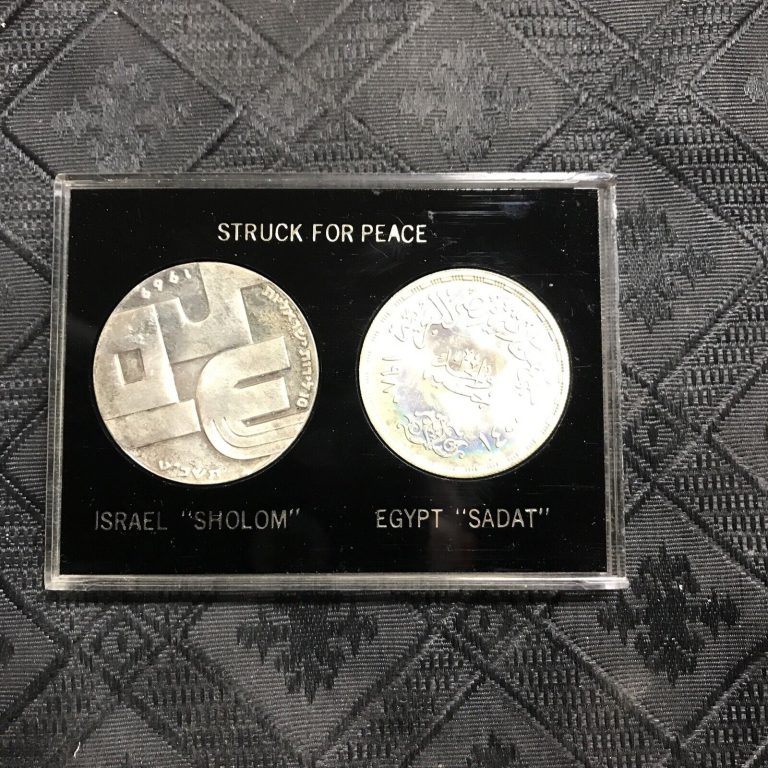 Read more about the article 1980 Egypt Silver Coins One Pound Sadat Peace W Israel SHALOM 2 COIN SET Toned