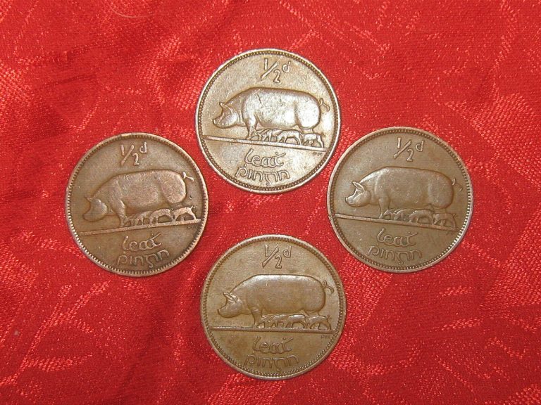 Read more about the article Lot Of 4 Vintage Copper Irish Celtic Ireland Pig/Harp Half Penny Coin Coins