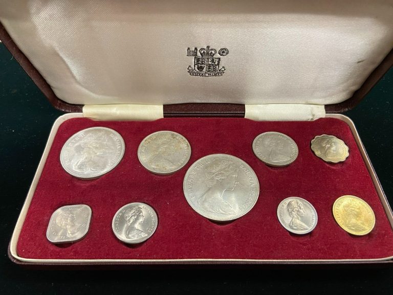 Read more about the article 1966 BAHAMA ISLANDS ELIZABETH II 9 COIN PROOF SET IN DISPLAY BOX (4 Silver)
