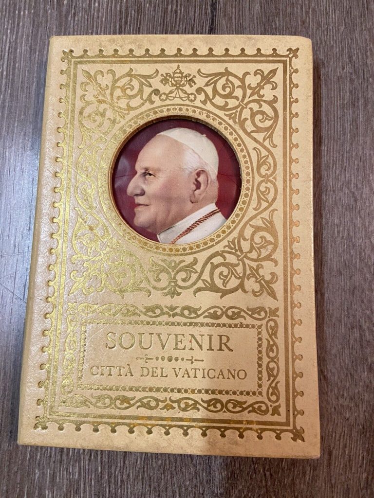 Read more about the article Vintage Vatican City SOUVENIR COIN AND STAMP SET
