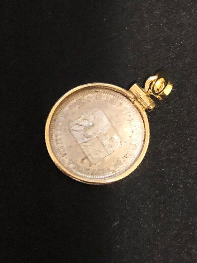 Read more about the article Venezuela 1960 Bolivar 83% Silver 12KGF Gold filled coin bezel pendant
