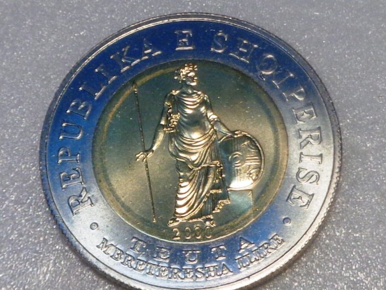 Read more about the article Albania bi metallic 100 Leke 2000 Ancient Warrior Queen Teuta with Spear Shield