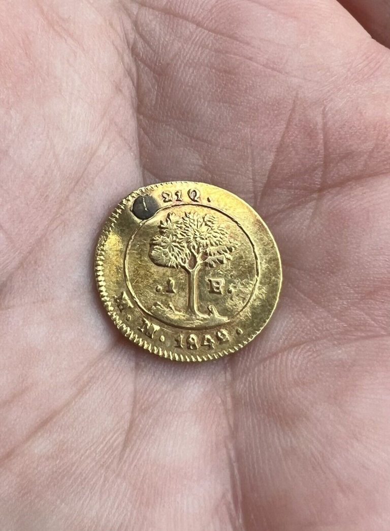 Read more about the article Costa Rica 1 escudo 1842 Gold Very Extremery rare. Plugged hole
