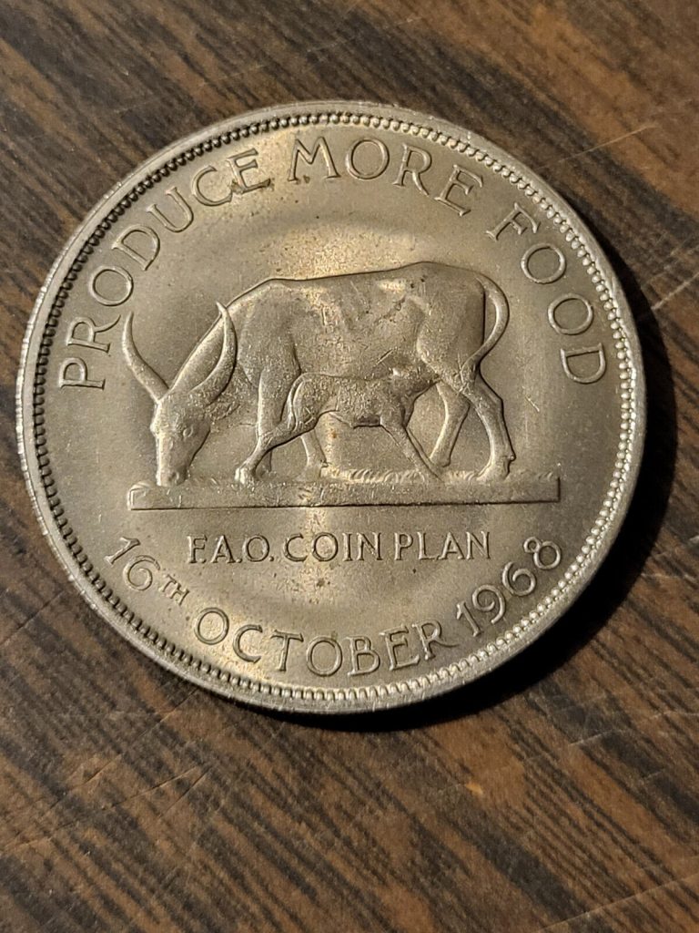 Read more about the article 1968 Uganda 5 Shillings – AU Coin – Cow and Calf