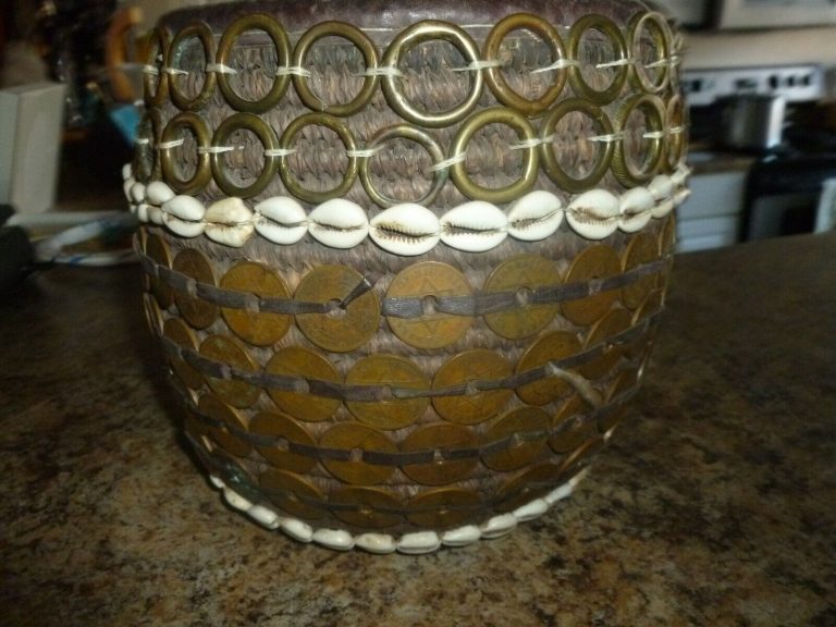 Read more about the article Antique Yoruba African Tribal Basket Cowrie Shell Leather  Antique Coins Nigeria