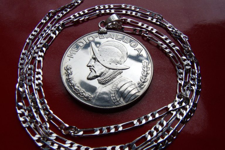 Read more about the article PANAMA MEDIO BALBOA CONQUISTADOR coin pendant and 24″ 925 ITALY SILVER 3MM CHAIN