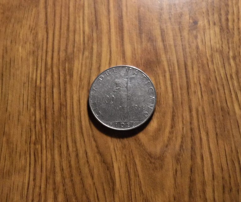 Read more about the article VATICAN CITY 100 LIRE 1958 COIN (110EU)