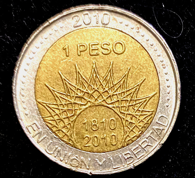 Read more about the article Aregentina 1 PESO 2010 BI-METALLIC Circulated World Coin