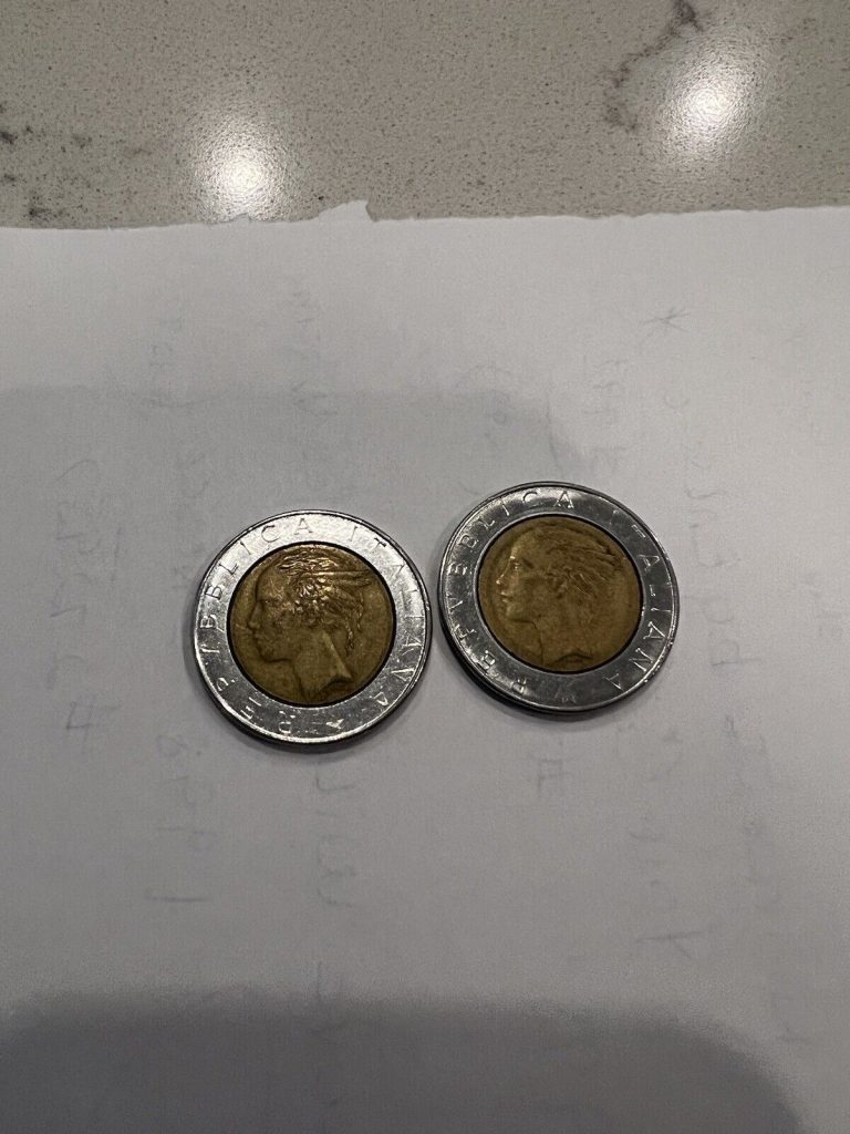 Read more about the article Lot of 2 Coins 500 Lire Italy Coin