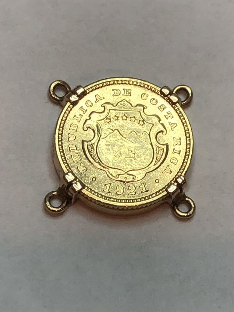 Read more about the article SASA 1921 2 colones costa rica gold In 14k Gold Charm Rare 3000 Minted