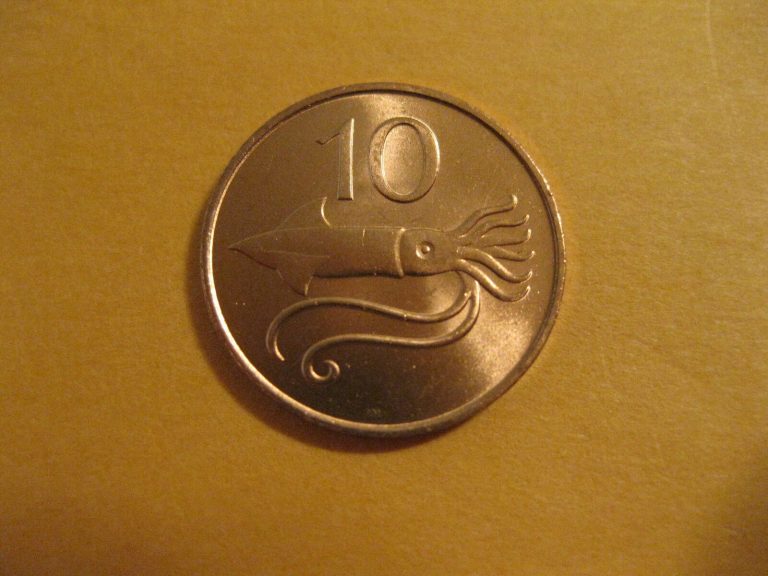 Read more about the article 1981 Iceland Coin  10 Aurar  SQUID  cuttlefish beauty  animal coin ebayship