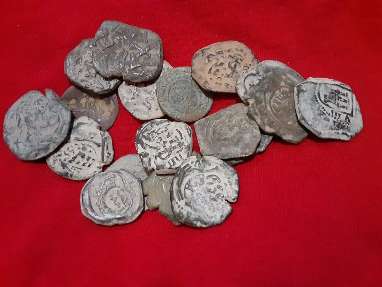 Read more about the article Super 1600’s Spanish Pirate Shipwreck Cob Coin Era Maravedi Colonial REAL