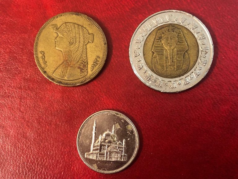 Read more about the article Egypt one pound coin 2007 (3 Pieces)