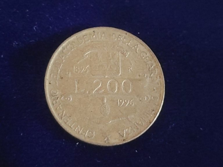 Read more about the article Vintage COINS MONEY Italian 200 LIRA COIN 1996