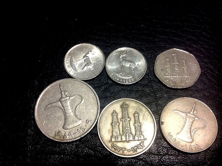 Read more about the article United Arab Emirates (25 50 fils  1 Dirhim ) lot of 6 coins  different years.