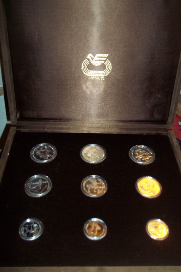 Read more about the article Greece Olympic Games 9-coin Silver Proof Set issued 1982 Beautiful uncirculated