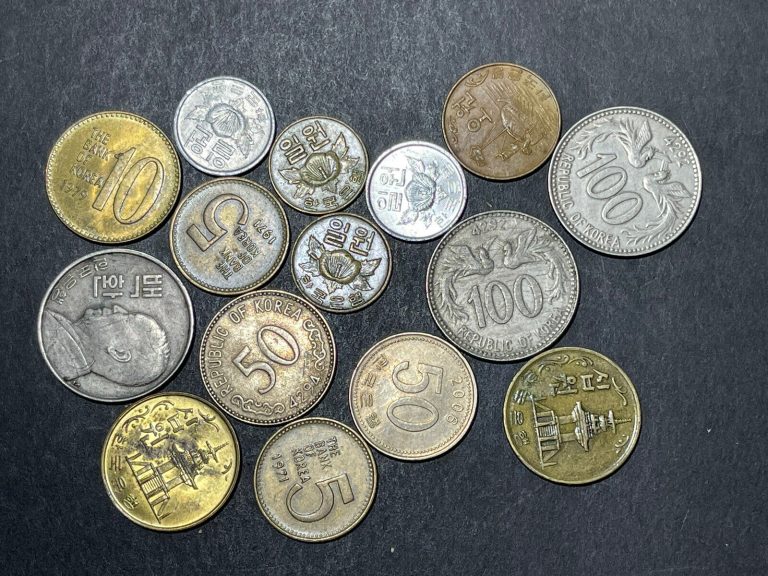 Read more about the article Assorted Early South Korea 15 Coins Lot Some Better Coins High Value