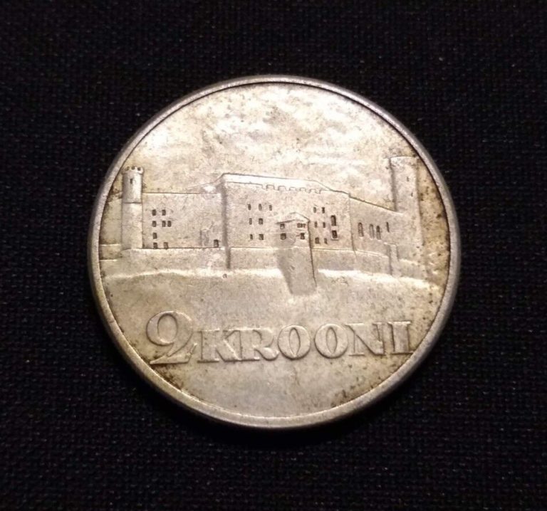 Read more about the article 1930 estonia 2 krooni higher grade Toompea Fortress at Tallinn silver world coin