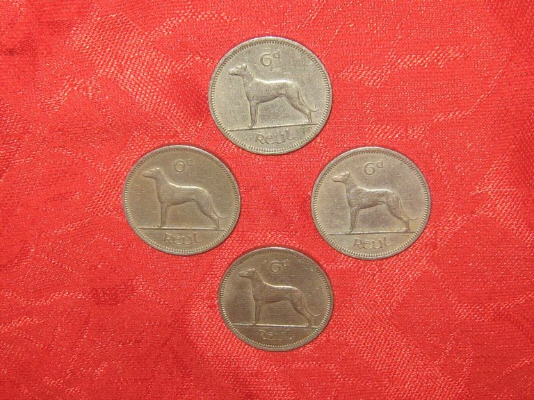 Read more about the article Lot Of 4 Vintage Silver Irish Celtic Ireland Wolfhound Dog 6 Pence Coin Coins