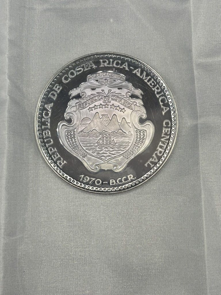 Read more about the article 1970 Commemorative Costa Rican Maternidad 25 Colones Coin Mint Condition
