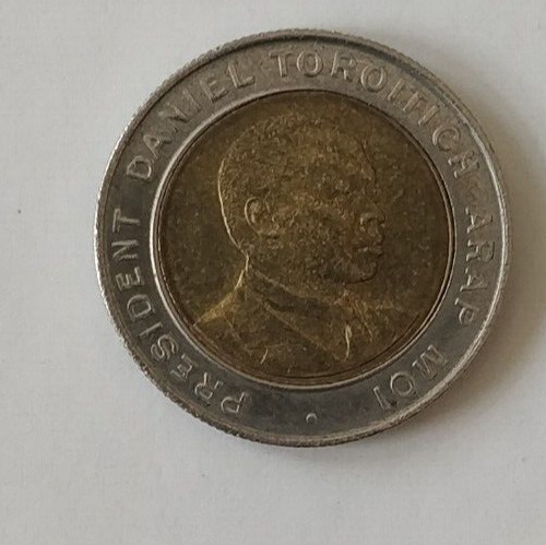 Read more about the article 1997 Silver 5 Shilling Kenya Coin – 2 nd President Danial Torinch Moi